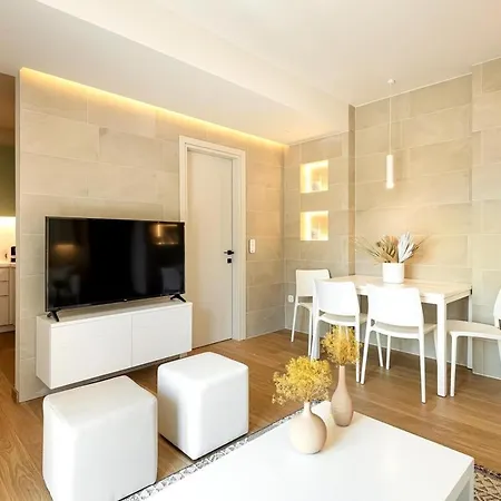 Serene City-center Penthouse In Prominent Location Apartmán Soluň