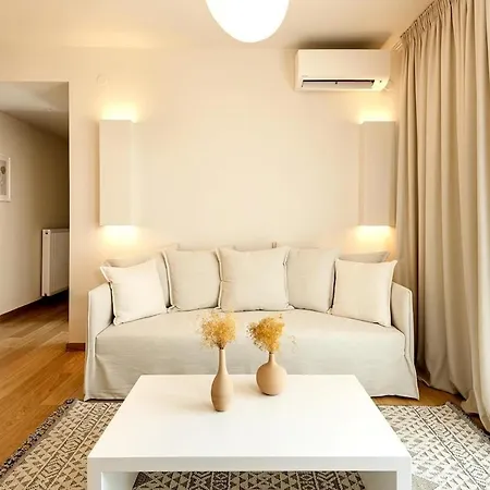 Serene City-center Penthouse In Prominent Location سالونيك