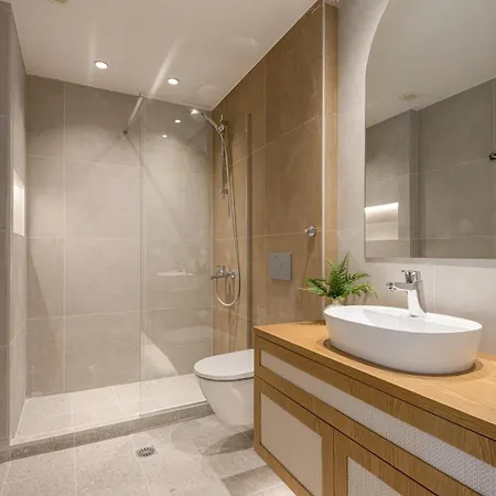 Serene City-center Penthouse In Prominent Location *